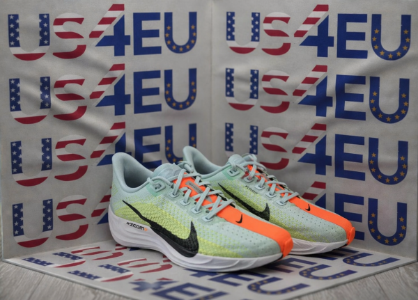 Nike Pegasus Plus Turquoise (FQ7261-40) – Size EU 42 (27 cm)