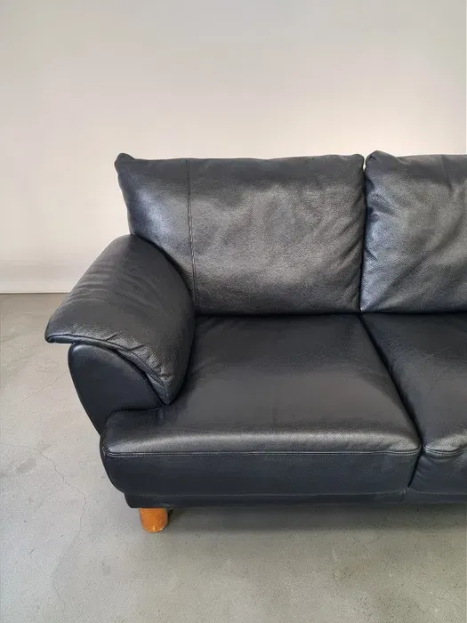2-Seater Leather Sofa – Genuine Leather (Made in Holland)