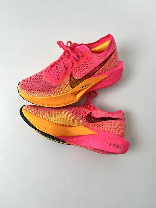 Nike ZoomX Vaporfly Next% 3 “Hyper Pink Laser” (DV4129-600)