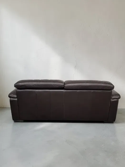 2-Seater Leather Sofa – Excellent Condition