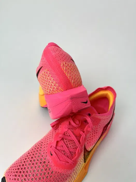 Nike ZoomX Vaporfly Next% 3 “Hyper Pink Laser” (DV4129-600)