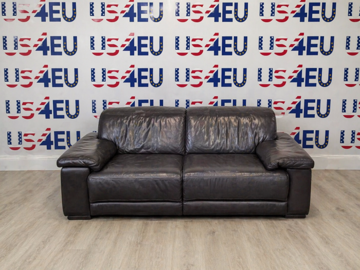 2-Seater Leather Sofa – Excellent Condition