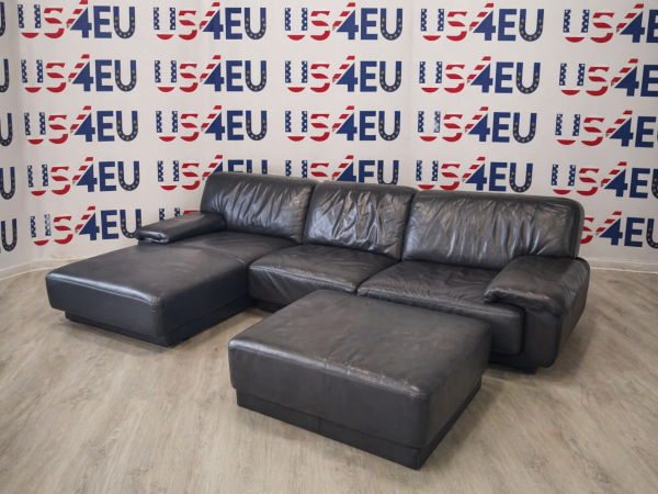Leather Sofa – Excellent Condition | Premium Quality | Modern Design