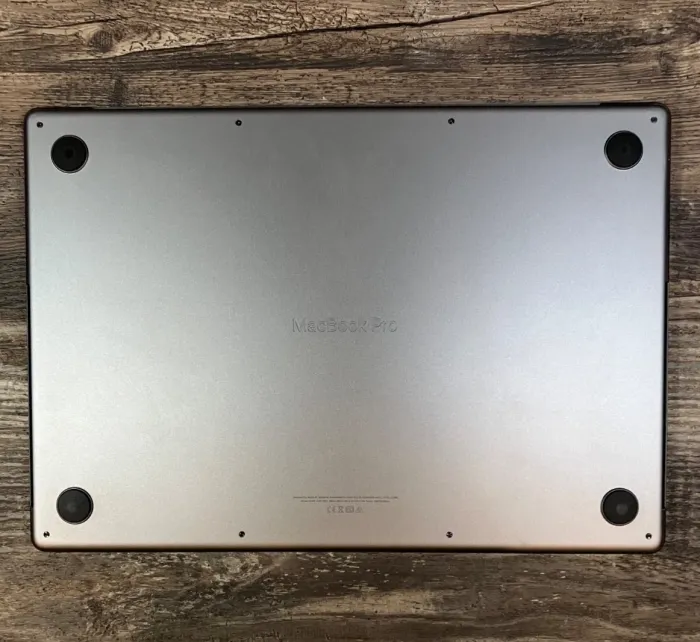 Apple MacBook Pro 16" A2485 | M1 Pro 2.60GHz CPU | 1TB SSD | 32GB RAM