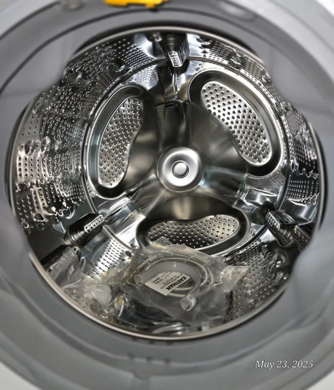 LG Washtower with Gas Dryer with Center Control 4.5 cu. ft. Washer WKGX201HWA