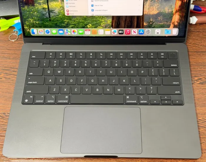 Apple MacBook Pro 14" (M3 Pro, 18GB RAM, 512GB SSD) Space Black Mint Cond - 100%