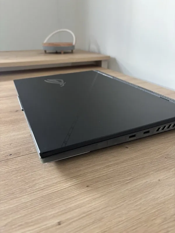 ASUS ROG Strix SCAR 18