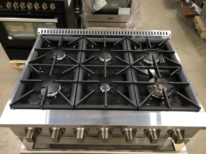 COSMO 36 in. Gas Range, 5 Burners, Stainless Steel (OPEN BOX, COSMETIC IMPERFECTIONS)