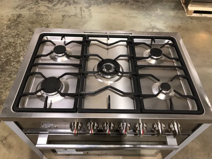 COSMO 36 in. 220/240 V Dual Fuel Range 5 Burners (OPEN BOX, COSMETIC IMPERFECTIONS)