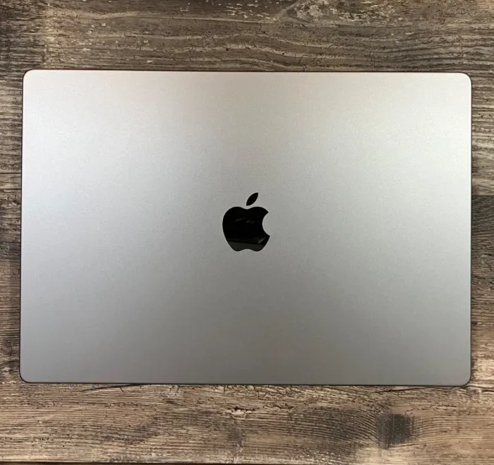Apple MacBook Pro 16" A2485 | M1 Pro 2.60GHz CPU | 1TB SSD | 32GB RAM