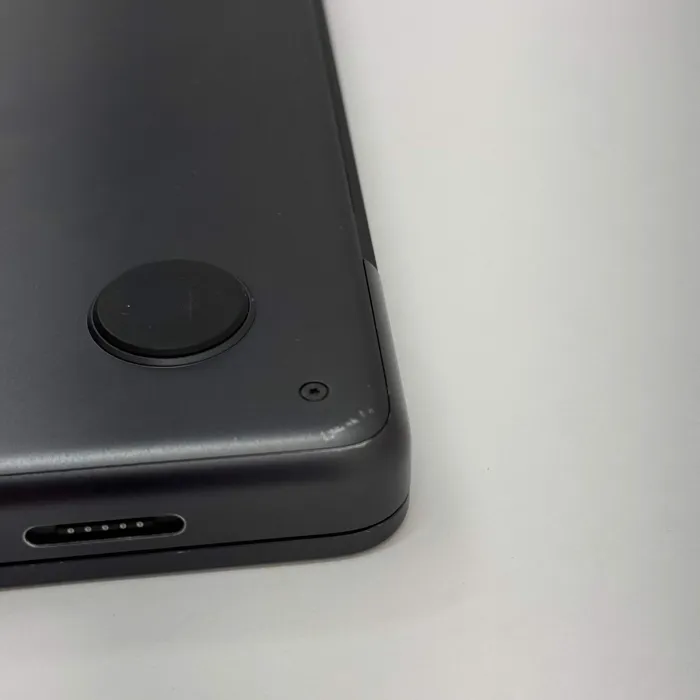 2024 Apple MacBook Pro 16" M4 Max 32C GPU 4.5GHz 36GB RAM 1TB SSD A3186 Read