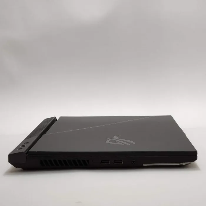 Asus ROG Strix Scar 17 G733 Ryzen 9 7945HX 32GB 1TB RTX 4080