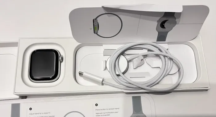 Apple Watch Series 10 GPS + Cellular 42MM Jet Black