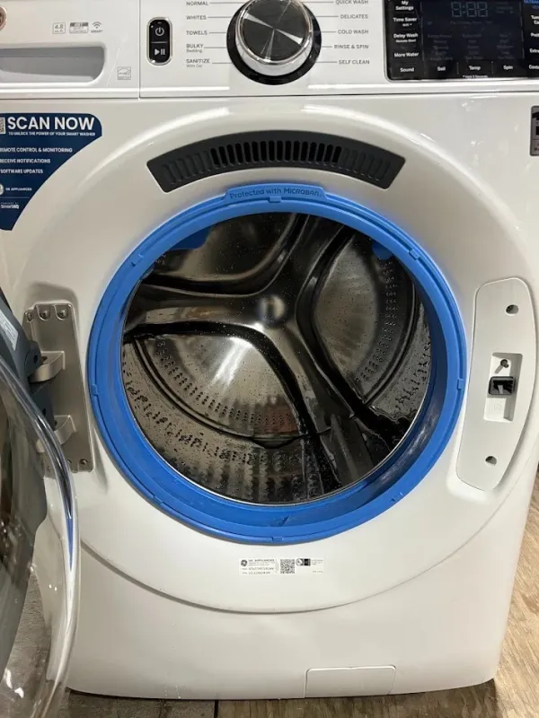 GE GFW550SSN2WW 4.8 cu ft Capacity Smart Front Load Washer w/ UltraFresh Vent